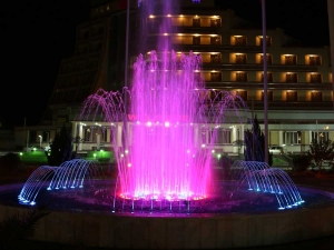 Programmed fountain of Nikan Bafgh Hotel
